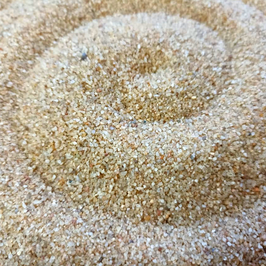 Песок кварцевый ВКП-1, сухой, фракция 0,3-0,8 мм.