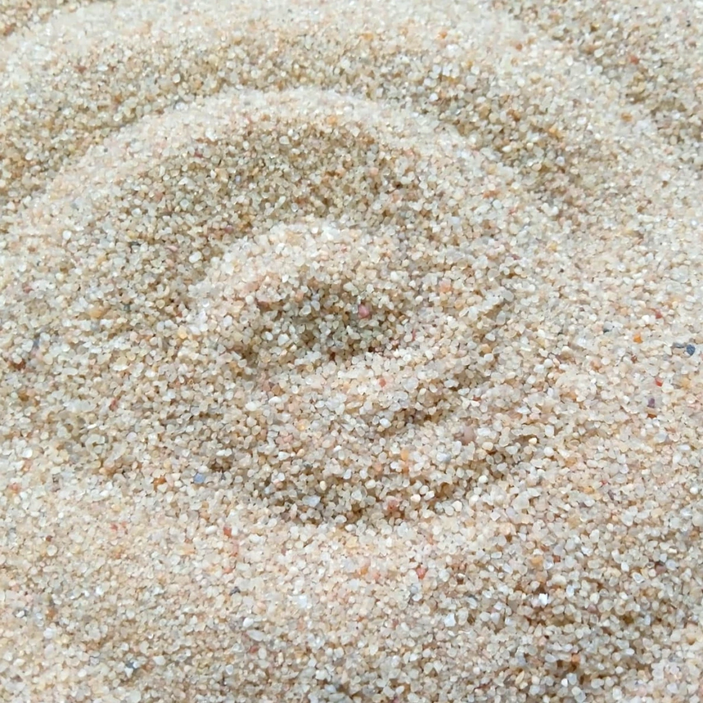 Песок кварцевый ВКП-1, сухой, фракция 0,3-0,8 мм.